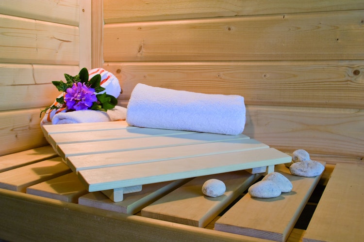 Karibu Multifunktions-Sauna Ava inkl. Infrarotstrahler mit Eckeinstieg 68 mm